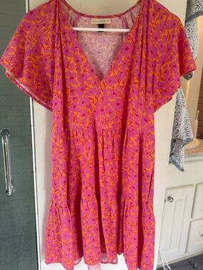 Universal Thread Pink and Orange Floral V-Neck Top
